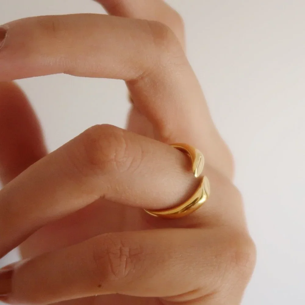 NEW 18K Gold Plated Open Hug Ring